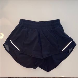 Lululemon Hotty Hot Short II *2.5”- True Navy